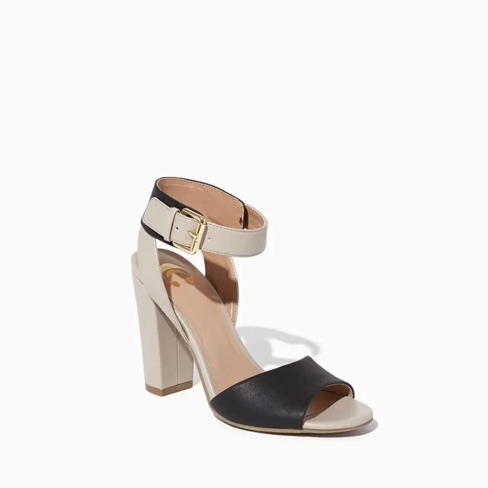 ✨HP 8-27-17✨Stacy Colorblock Heels✨